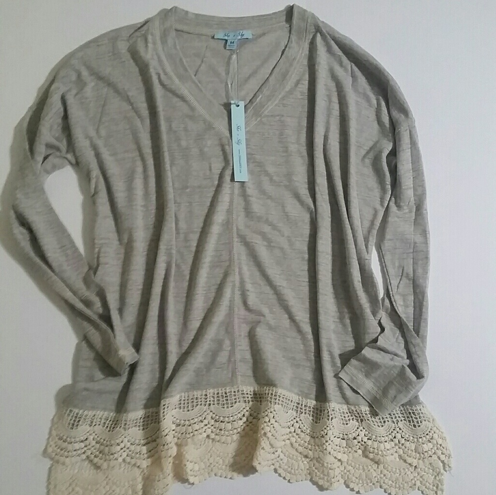 NWT She & Sky Medium V-Neck Top W/ Crochet Detail
